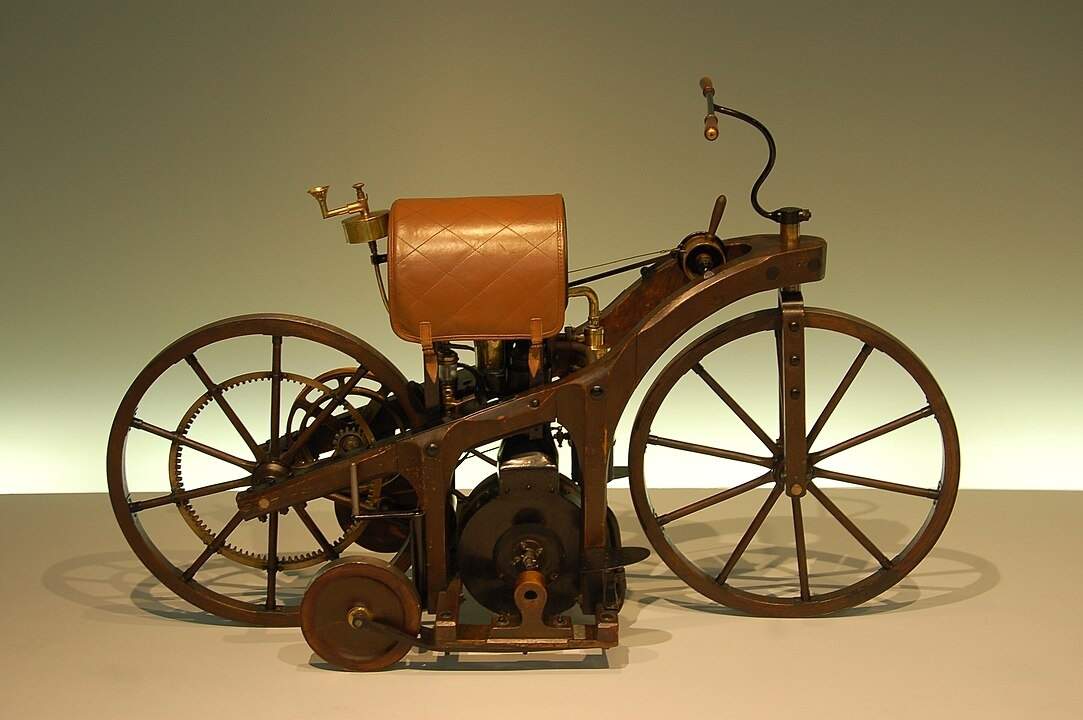 Primera-mot-Daimler_Reitwagen