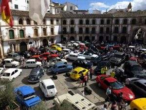Archidona revive la nostalgia del motor con su sexta concentración de vehículos clásicos